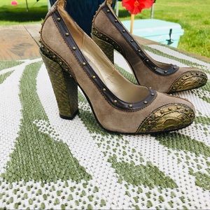 Sam Edelman Snakeskin and Suede Pumps size 7